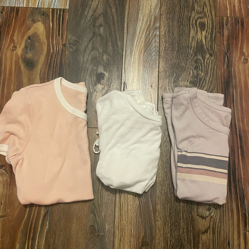 Lot of 3 american eagle basic tees